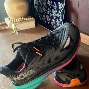 Hoka Clifton 9 weather tech